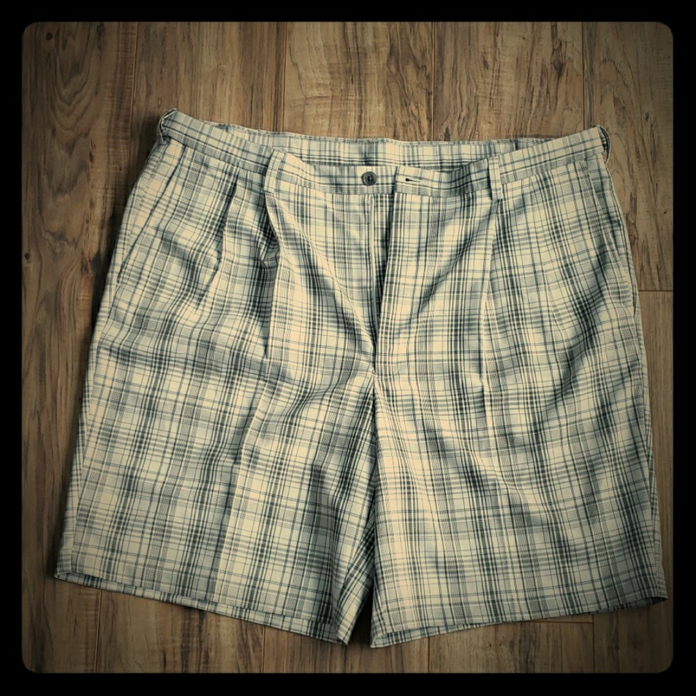 Plaid men's golf shorts size 44